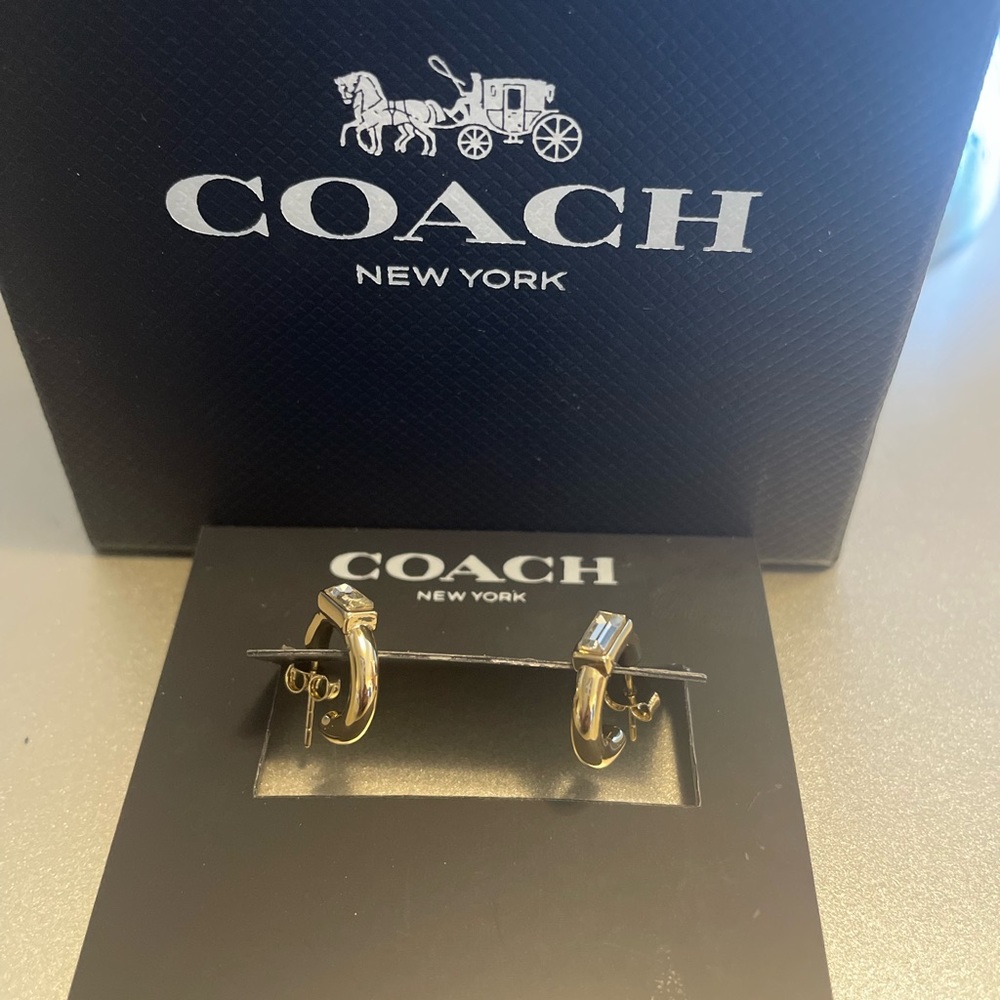 NWT 💯 authentic COACH earrings